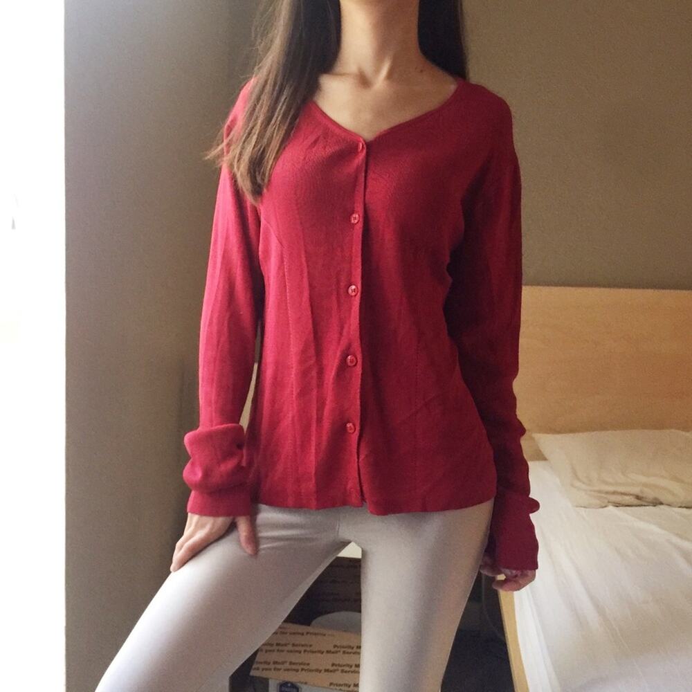 Gruppo Americano 100% Silk Cardigan in Red.--DA8